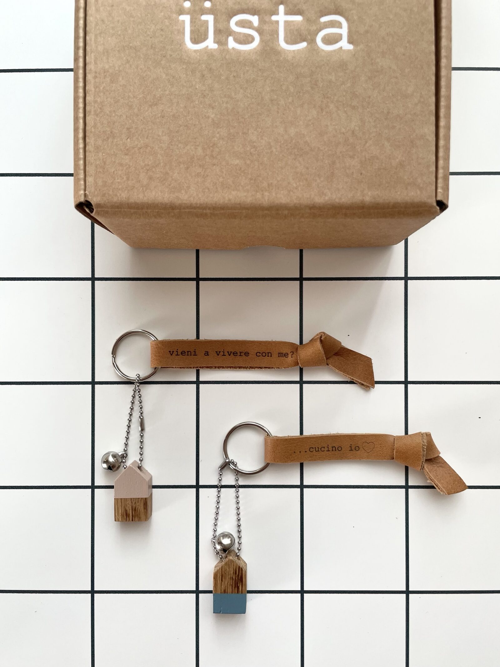 Box Coppia Portachiavi Casetta con pelle - Con INCISIONE -15%